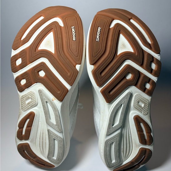 Pre-Owned Brooks Revel 8 Women's size 7 wide. White /Grey ( lightly used) - Picture 2 of 13